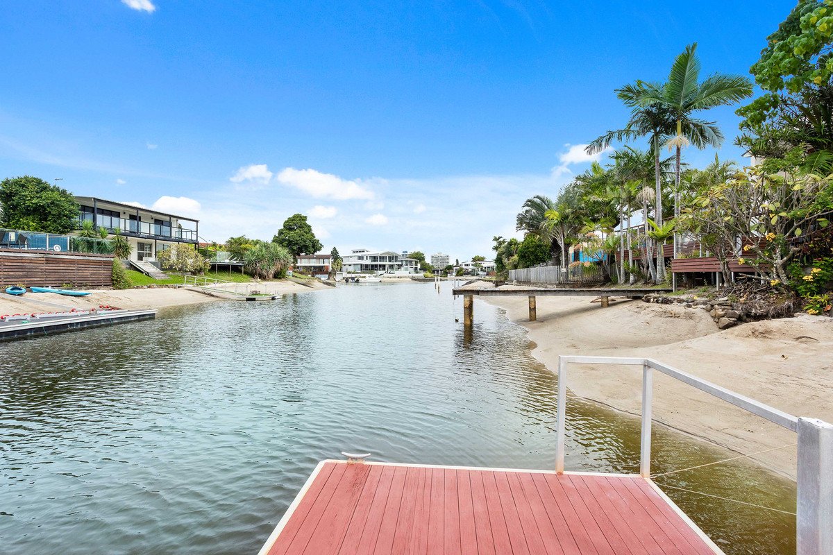 18 Flamingo Key Broadbeach Waters 21