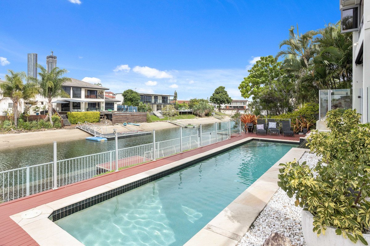 18 Flamingo Key Broadbeach Waters 22