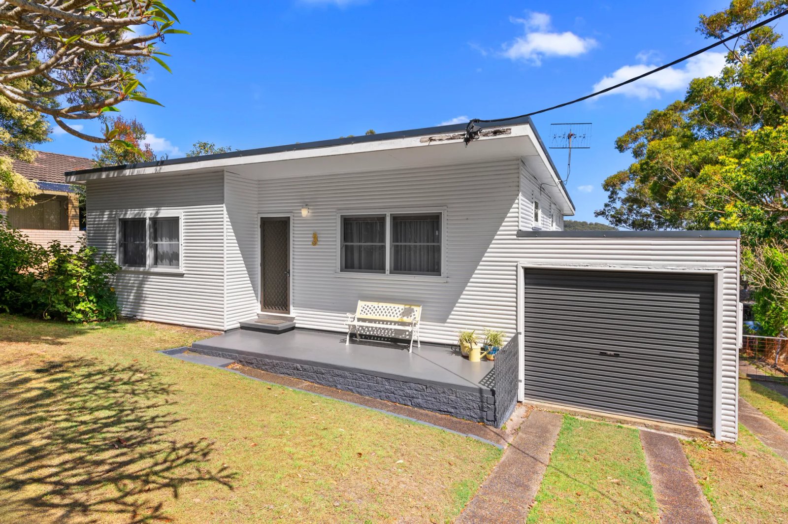 18 Flannel Flower Fairway SHOAL BAY 17