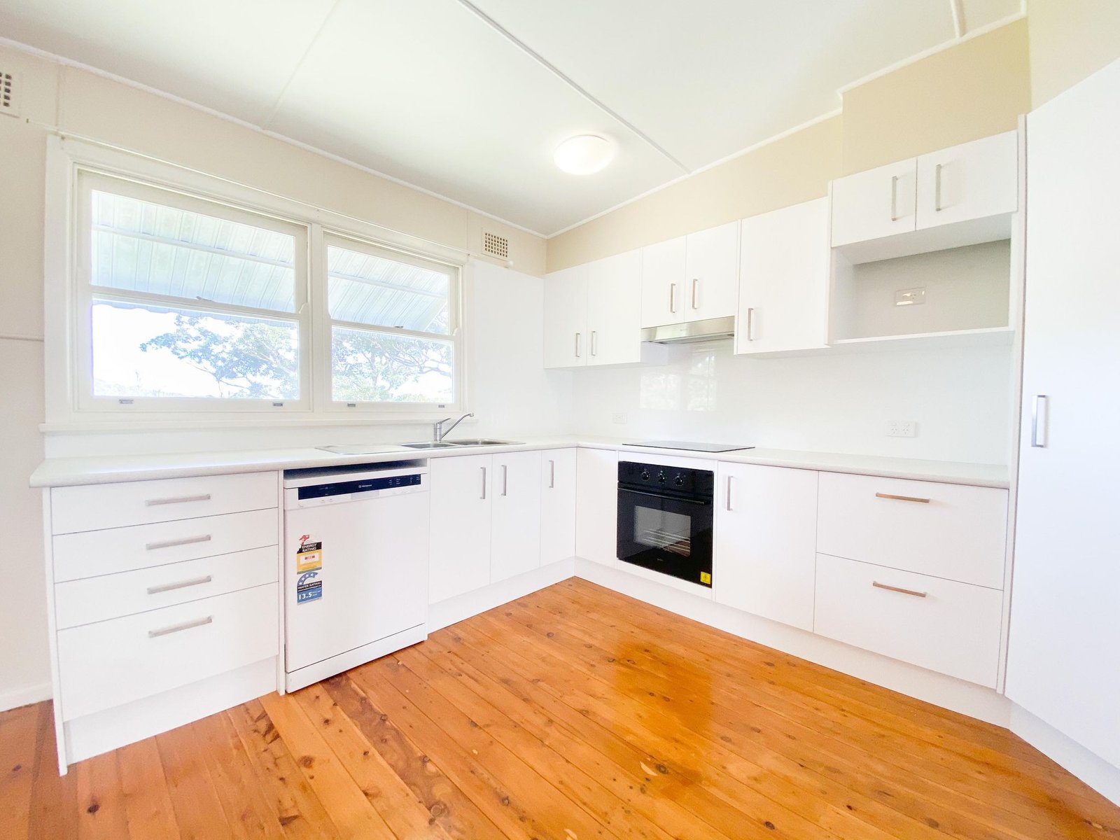 18 Flannel Flower Fairway SHOAL BAY 2