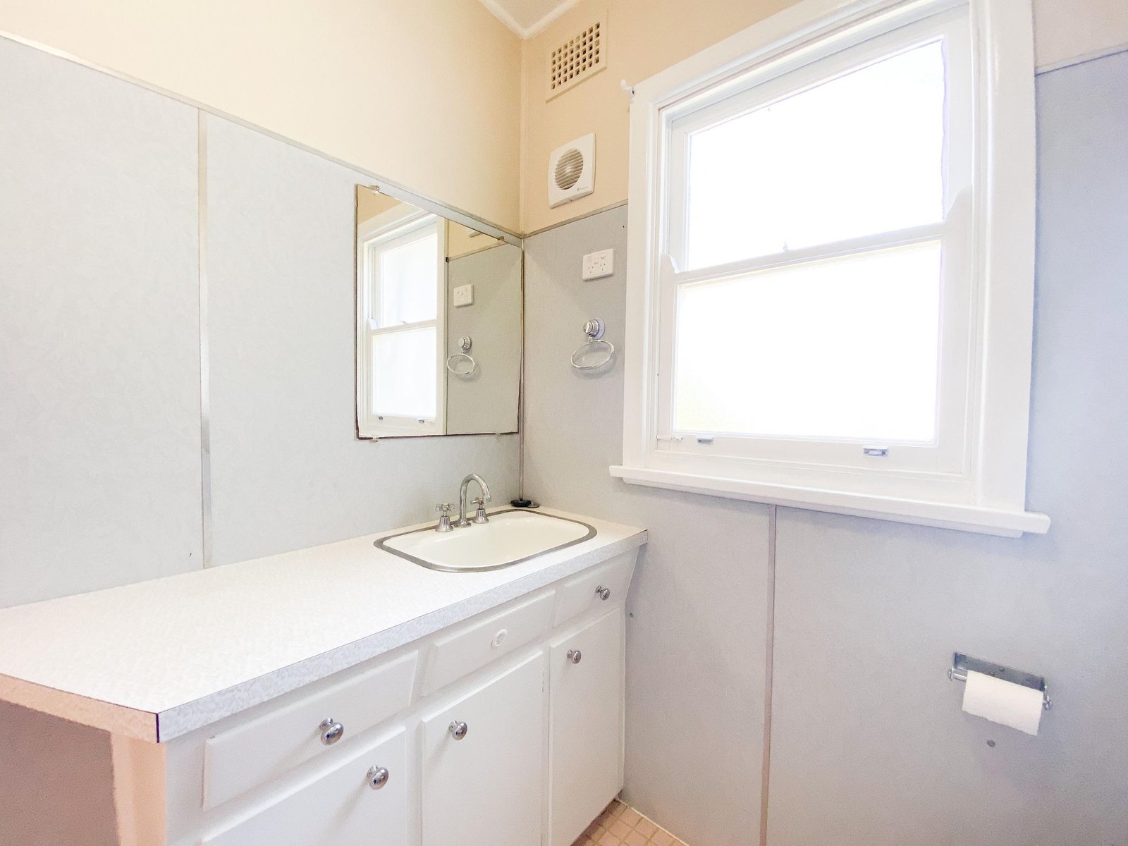 18 Flannel Flower Fairway SHOAL BAY 9