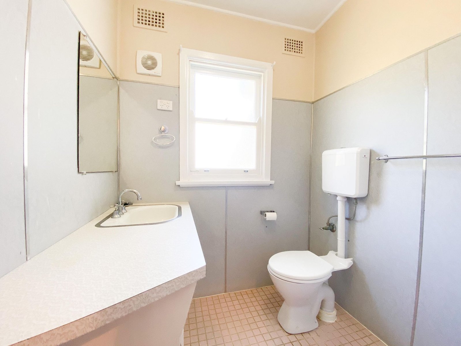 18 Flannel Flower Fairway SHOAL BAY 10