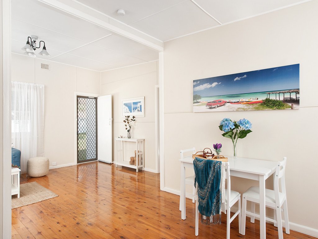 18 Flannel Flower Fairway SHOAL BAY 9