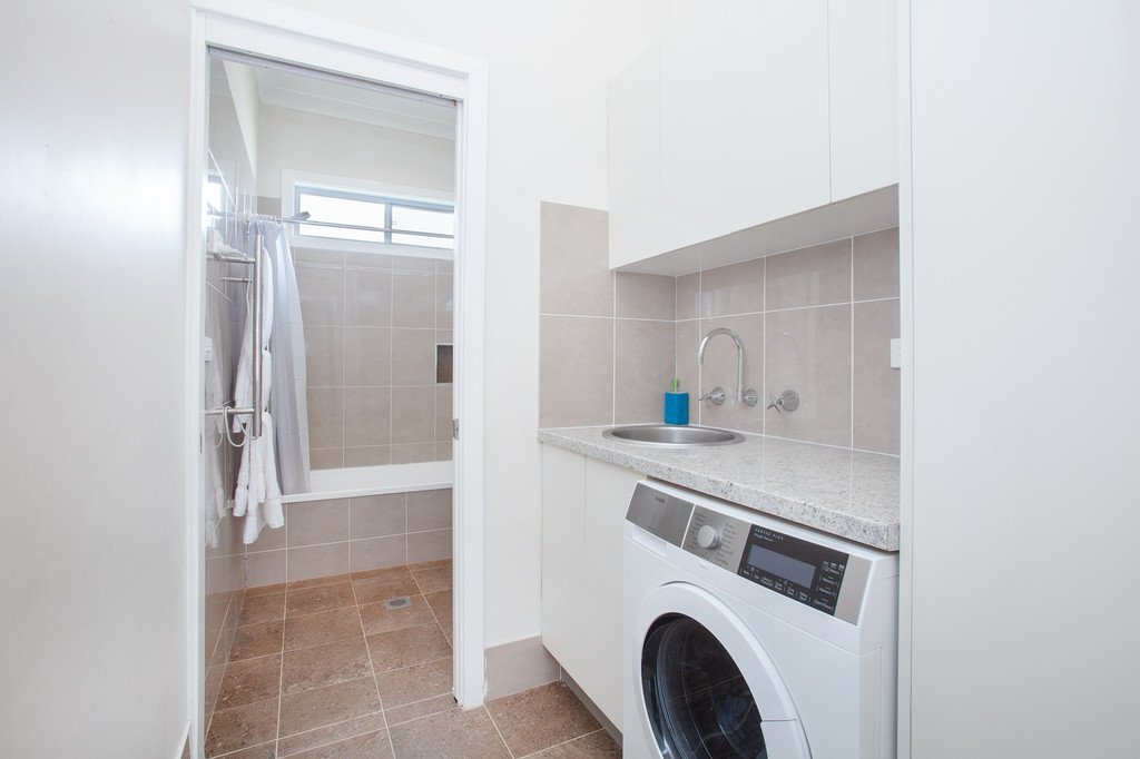 18 Fleet St  BRANXTON 11
