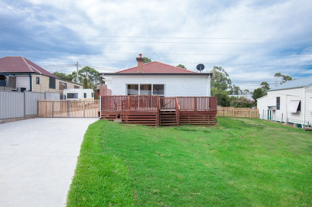 18 Fleet St  BRANXTON 19
