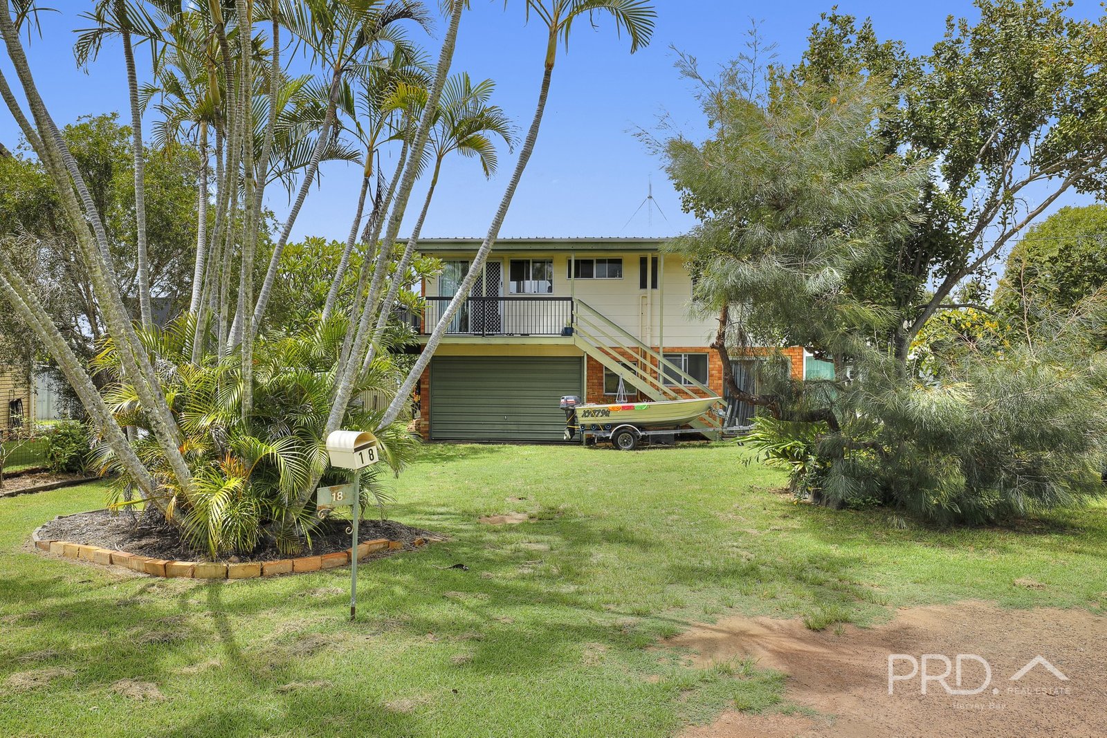 18 Flinders Street POINT VERNON 3