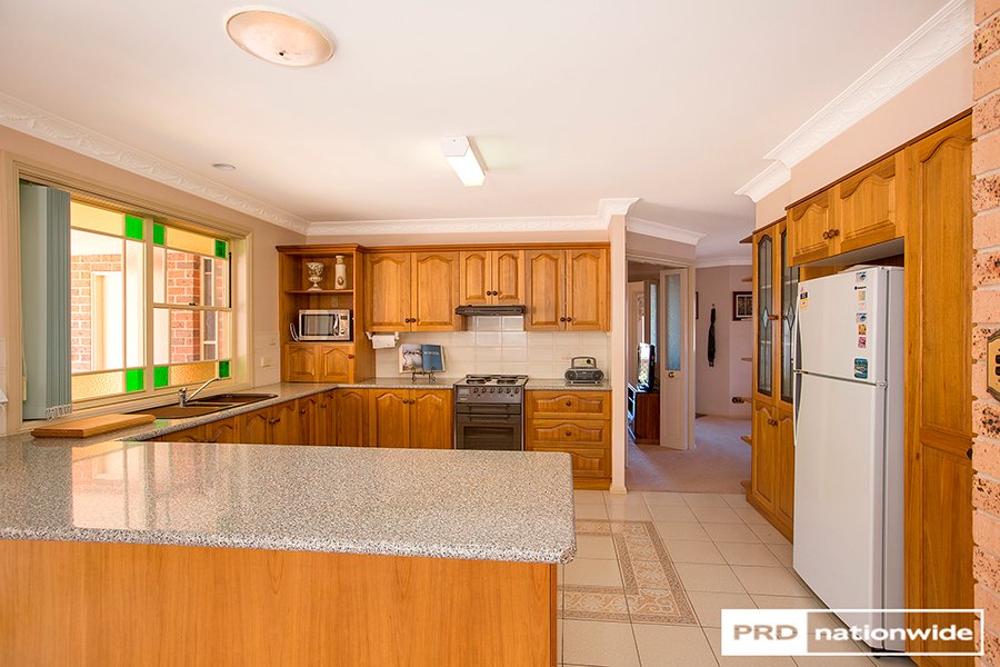 18 Ford Street TAMWORTH 8