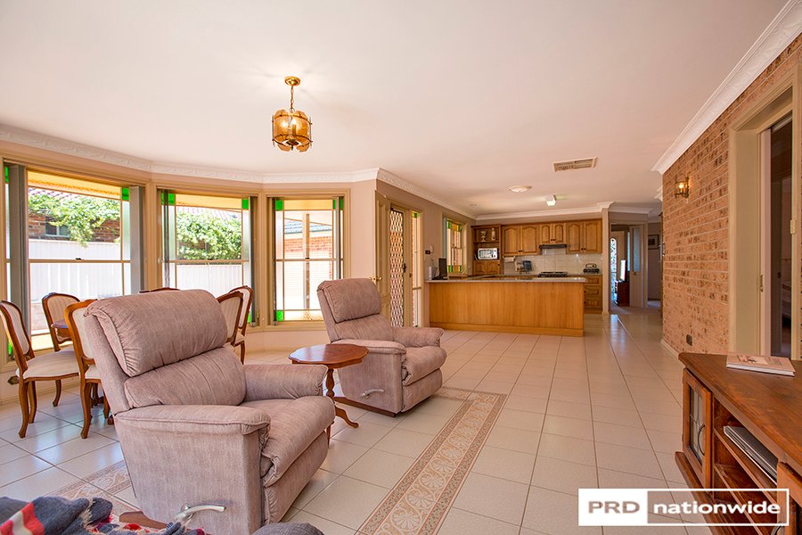 18 Ford Street TAMWORTH 9
