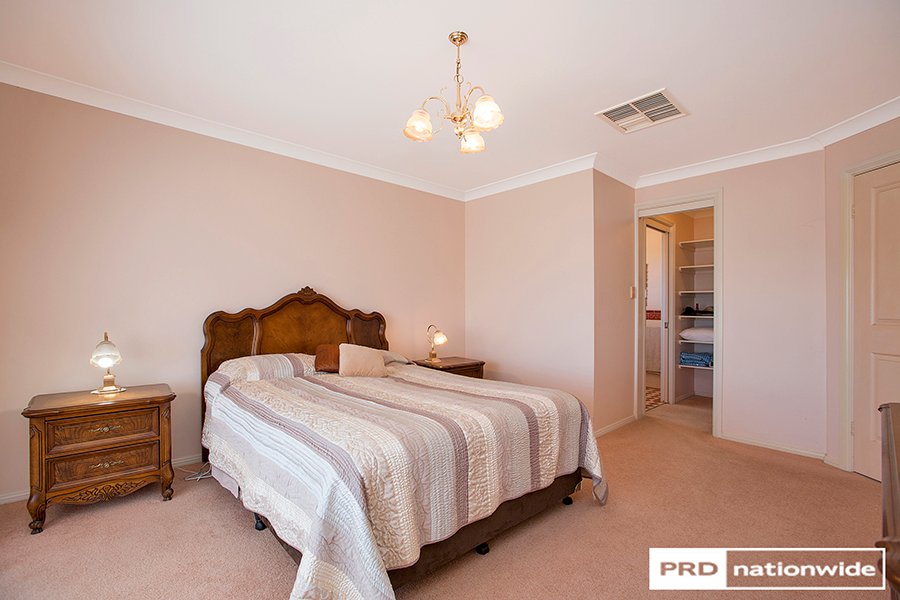 18 Ford Street TAMWORTH 12