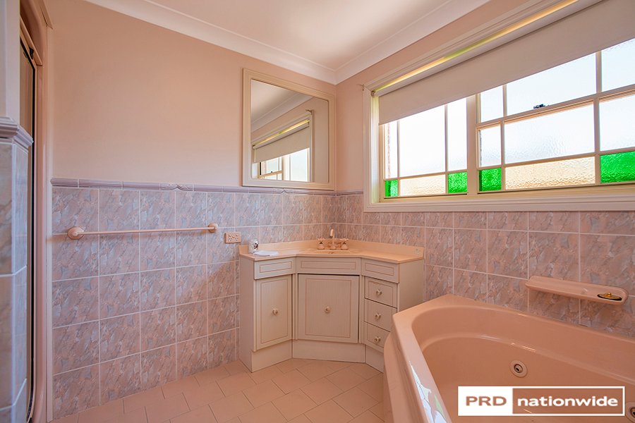 18 Ford Street TAMWORTH 16