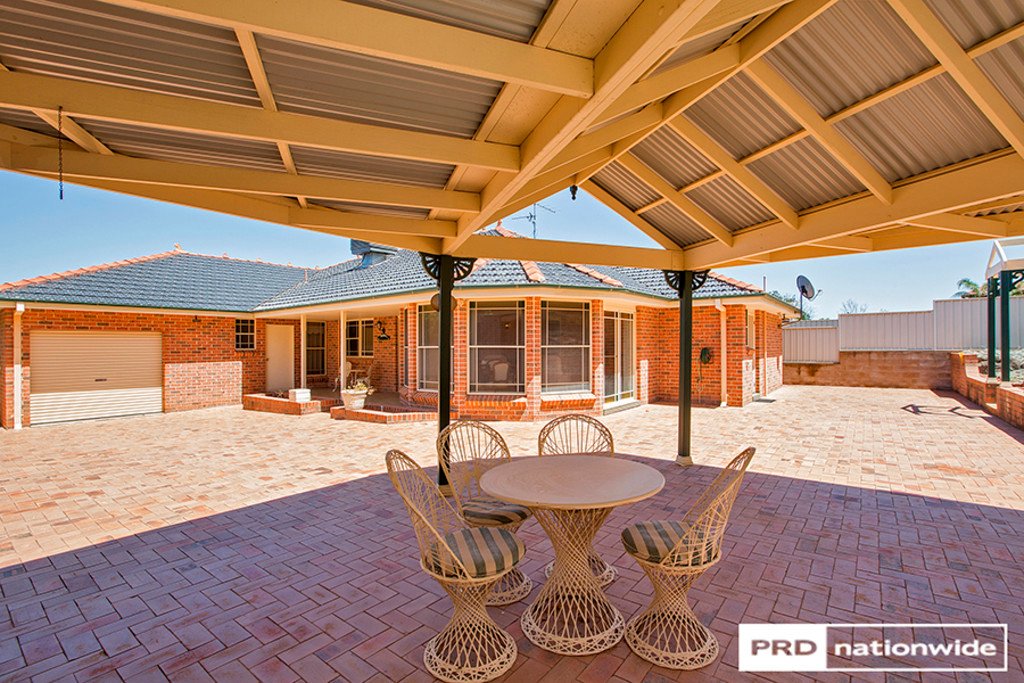 18 Ford Street TAMWORTH 19
