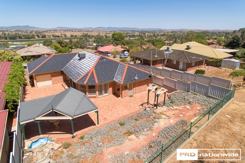18 Ford Street TAMWORTH 25