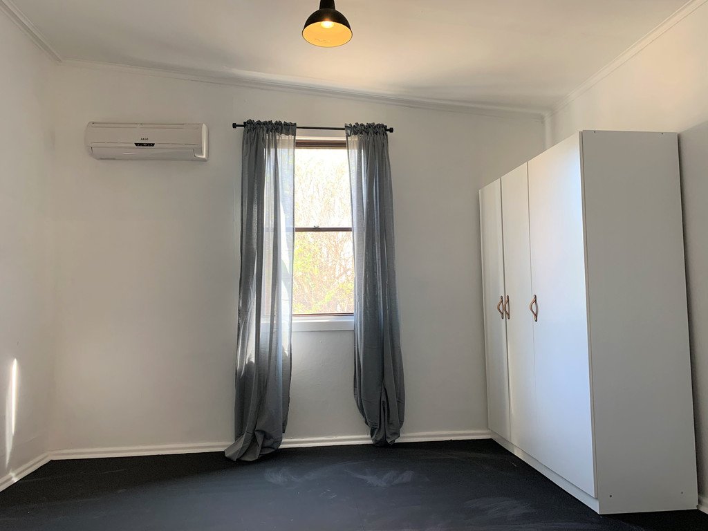 18 Foxlow Street CAPTAINS FLAT 7