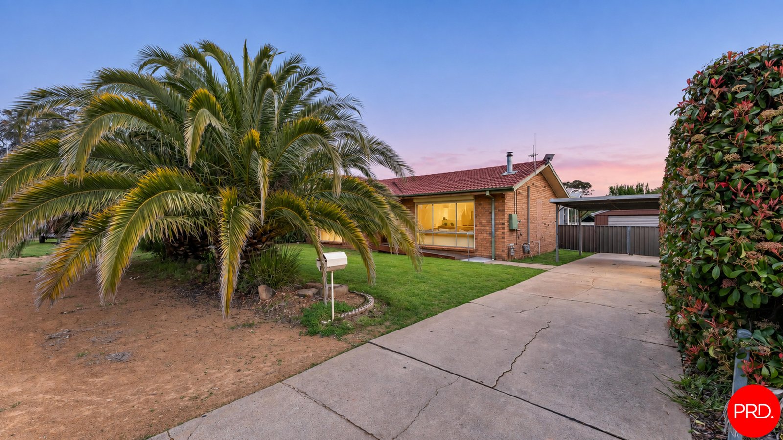 18 Garrong Avenue QUEANBEYAN WEST 1
