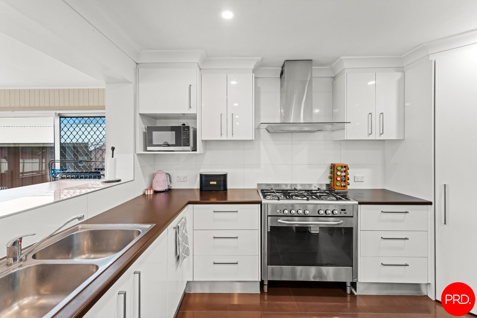 18 Garrong Avenue QUEANBEYAN WEST 5