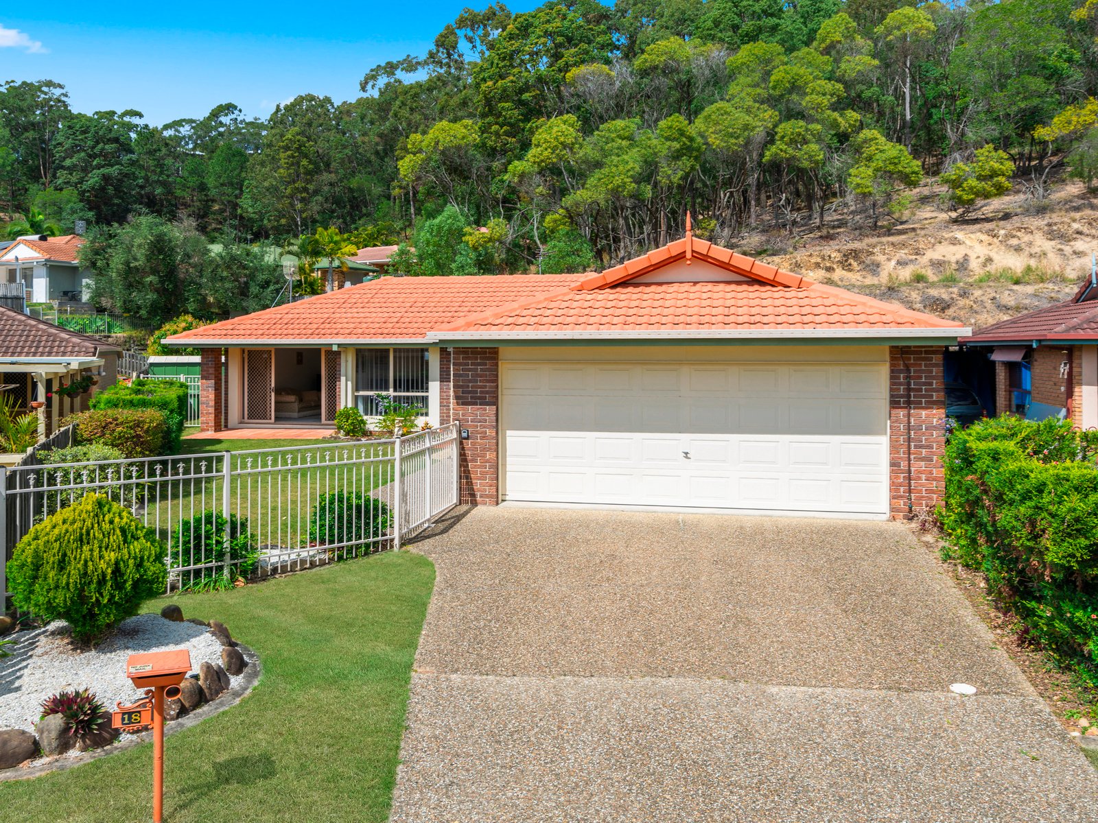 18 Goldvilla Drive ELANORA 1