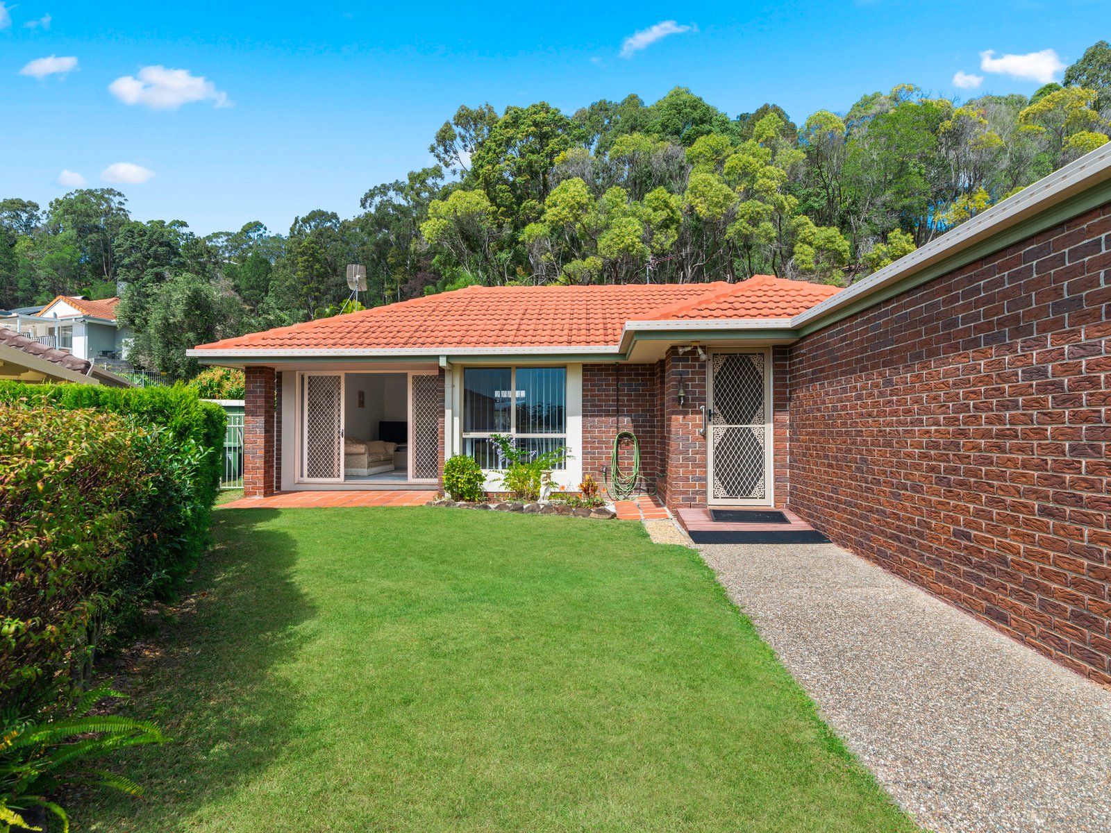 18 Goldvilla Drive ELANORA 2