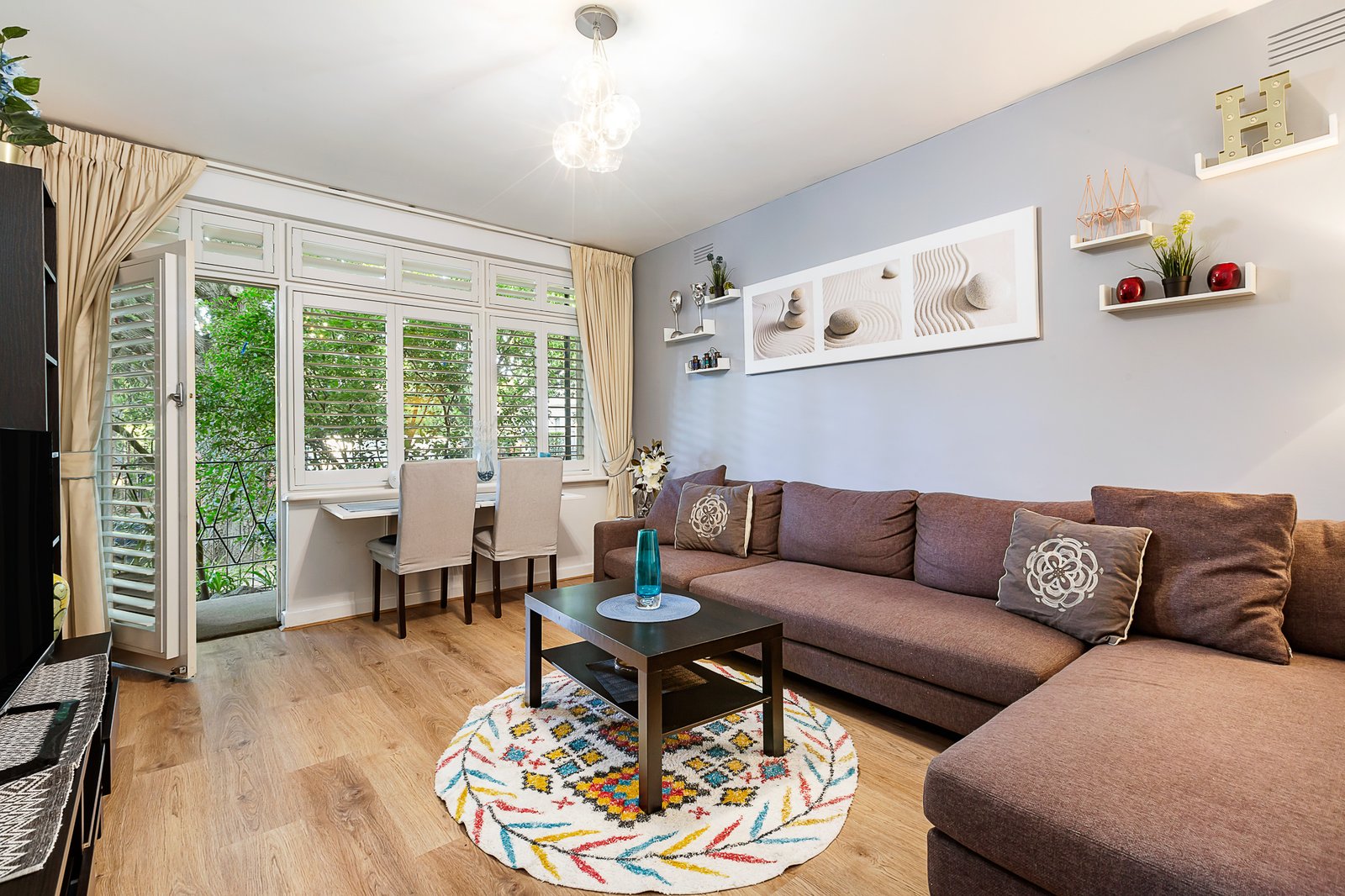 Gallery: 1/8 Grandview Grove