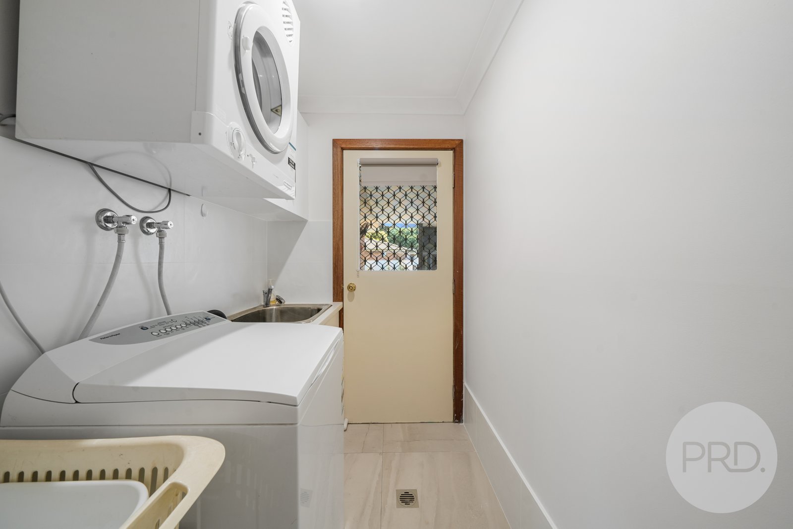 18 Grevillea Crescent LAKE ALBERT 7