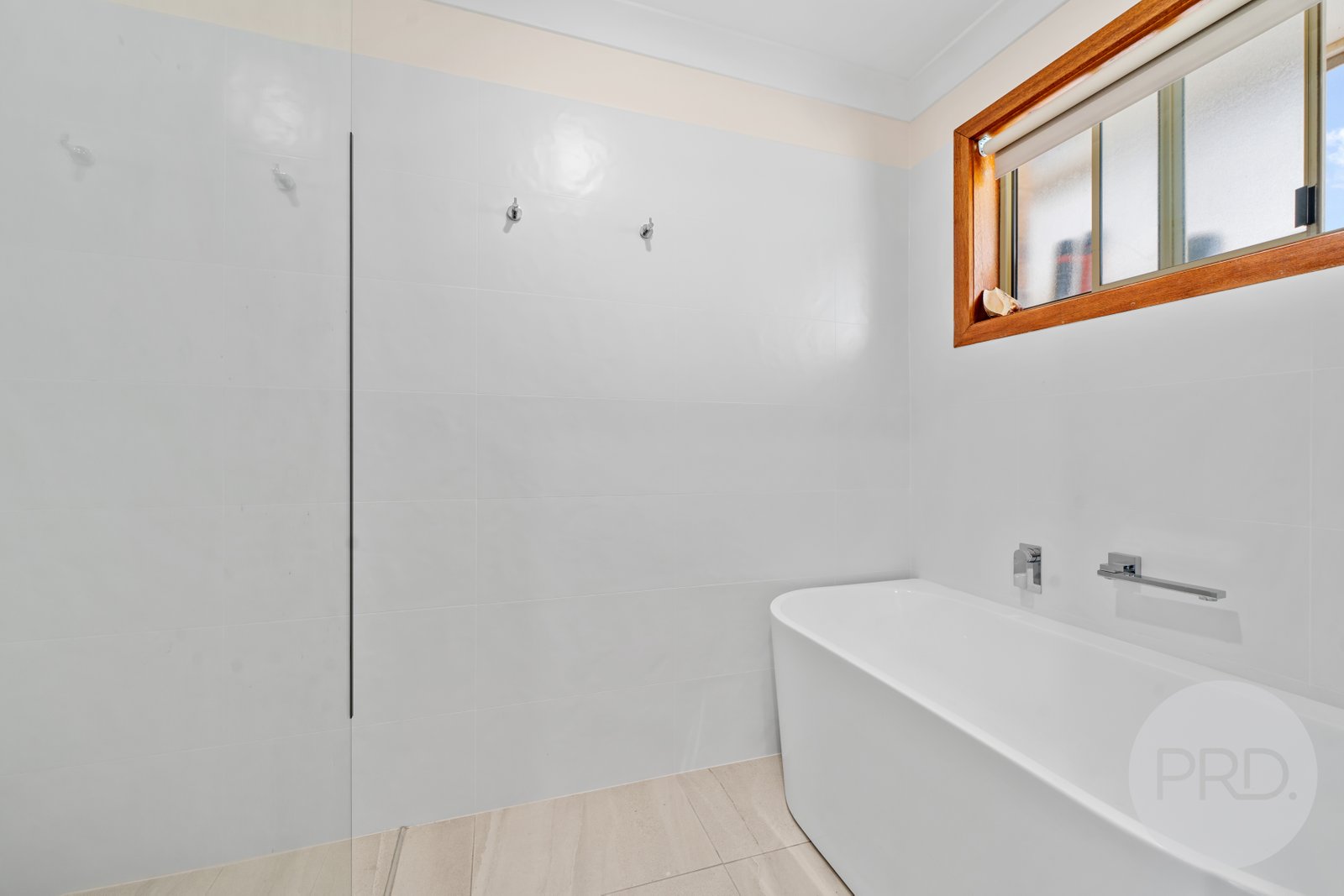 18 Grevillea Crescent LAKE ALBERT 10