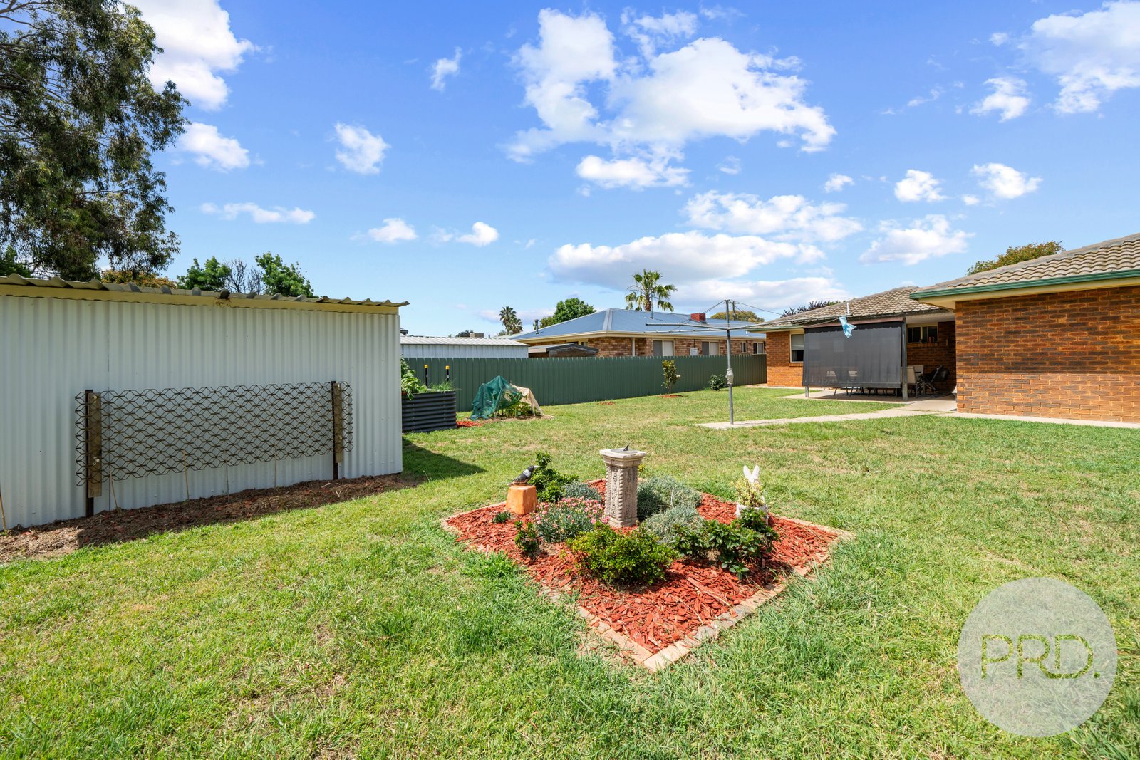 18 Grevillea Crescent LAKE ALBERT 16