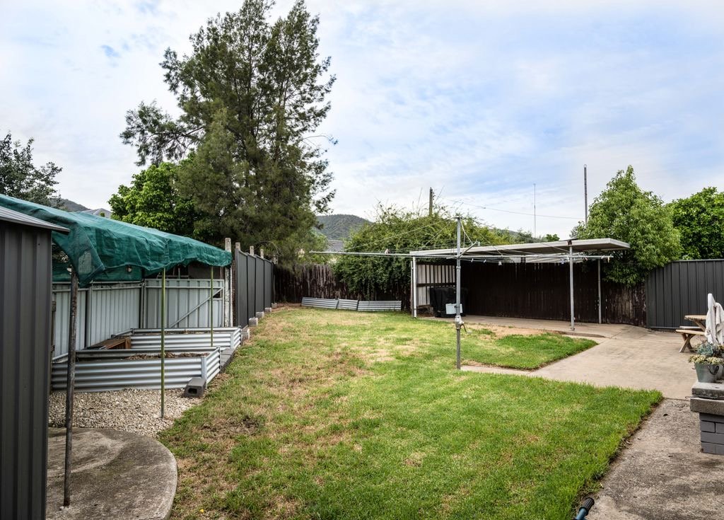18 Griffin Avenue TAMWORTH 23