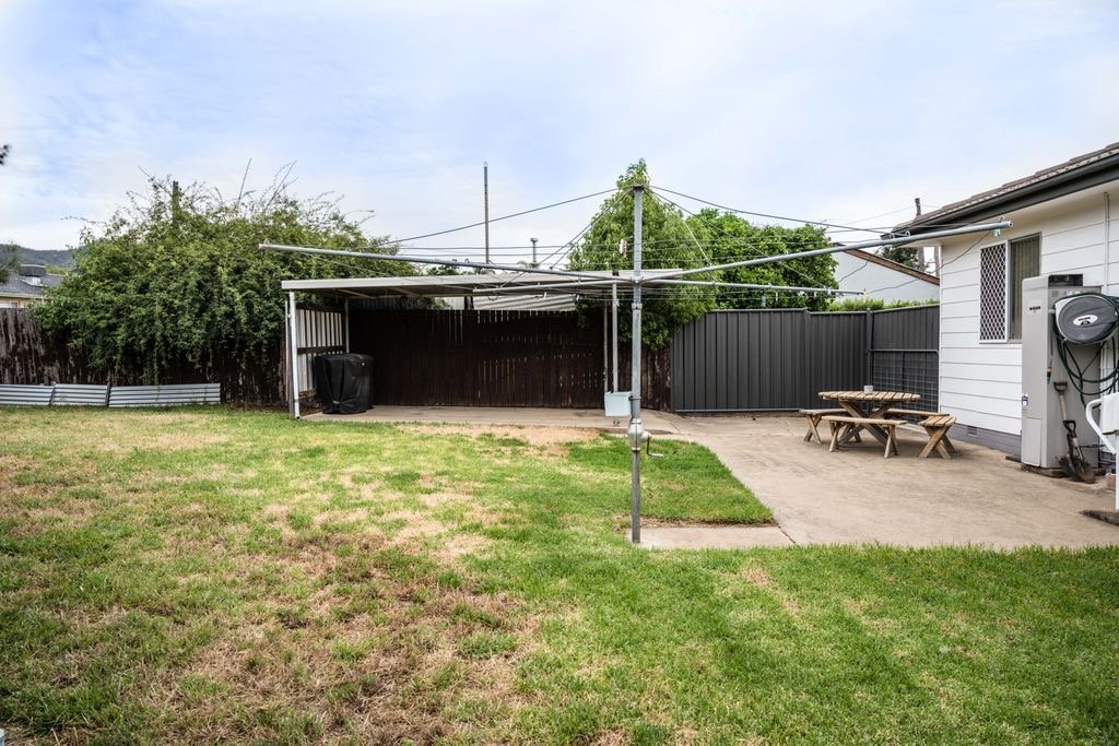 18 Griffin Avenue TAMWORTH 25