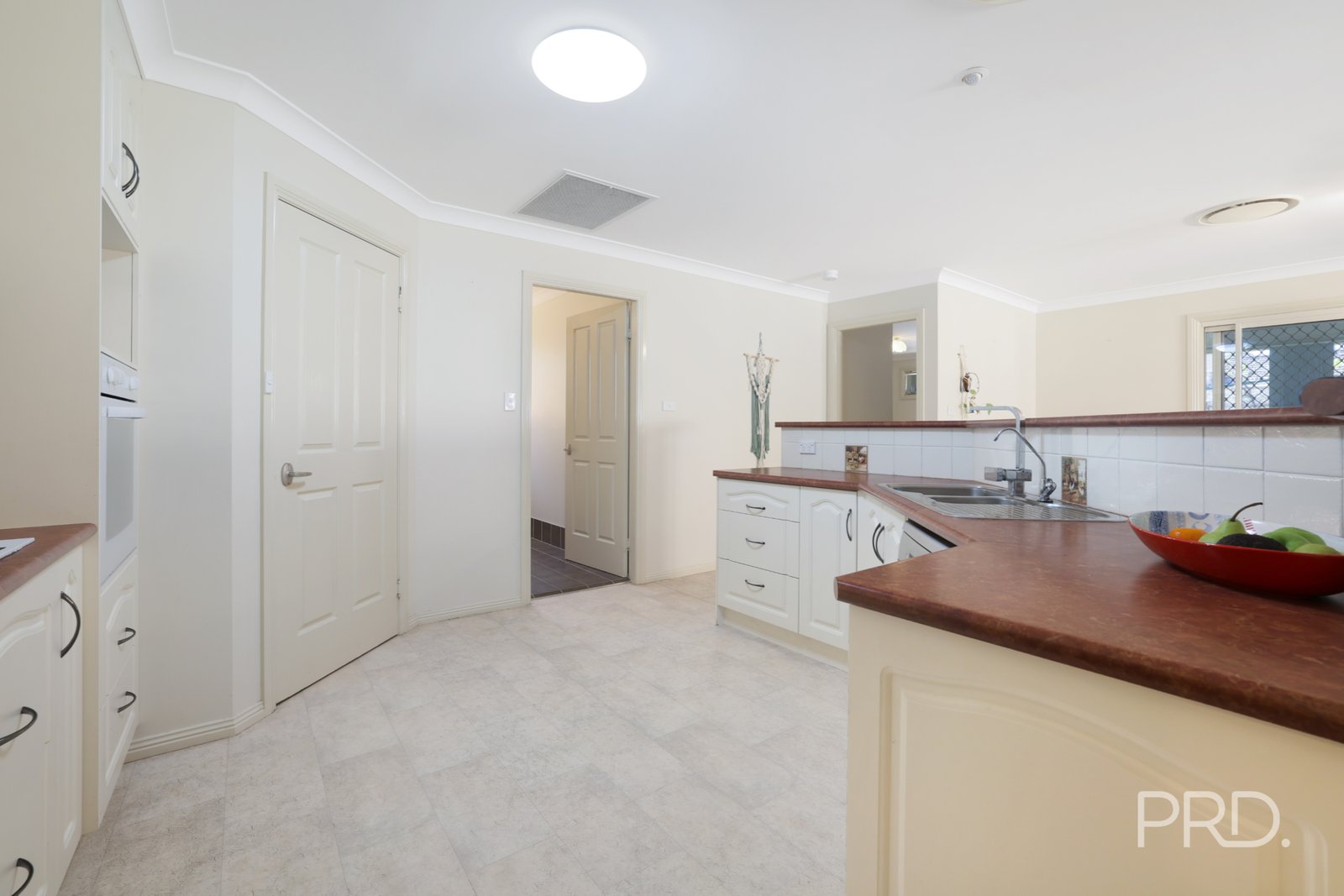 18 Gungurru Close CALALA 8