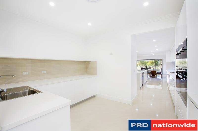 18 Hawkesbury Street PITT TOWN 8