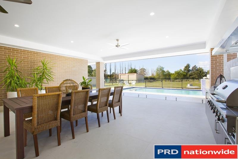 18 Hawkesbury Street PITT TOWN 21