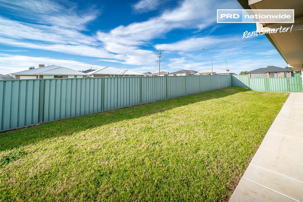 18 Hazelwood Drive FOREST HILL 11