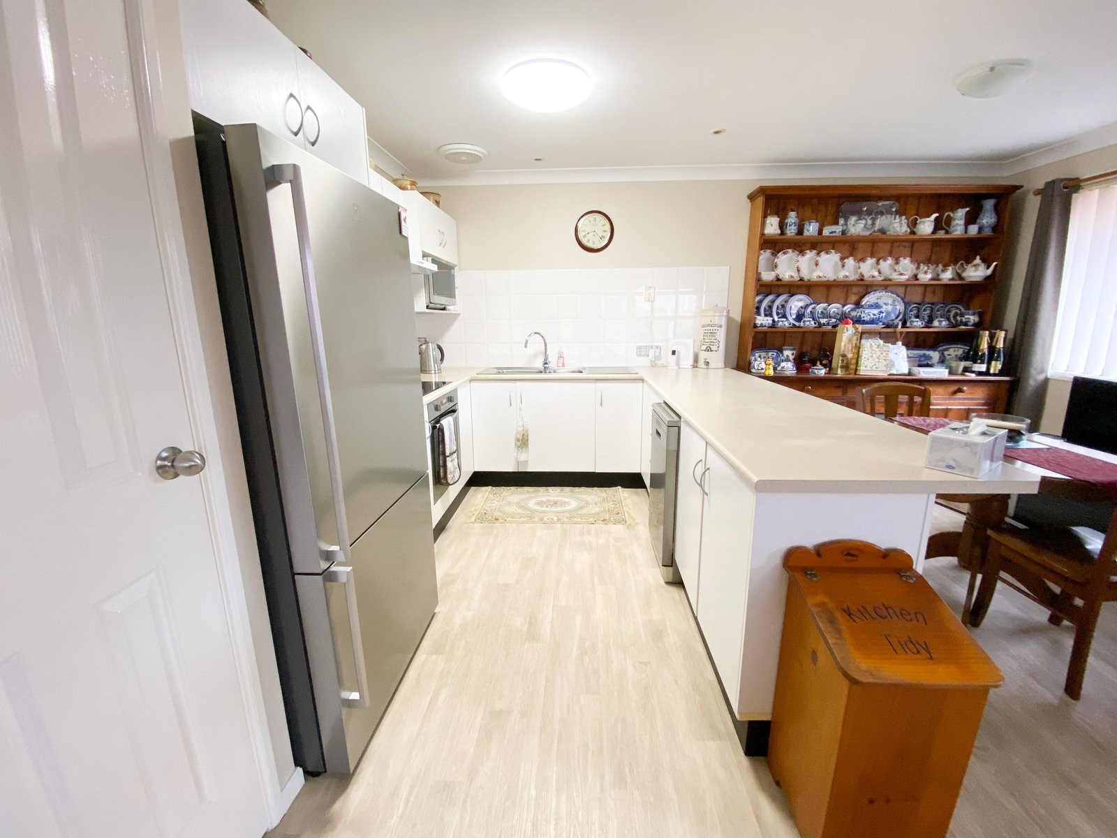 1/8 Helm Close SALAMANDER BAY 2