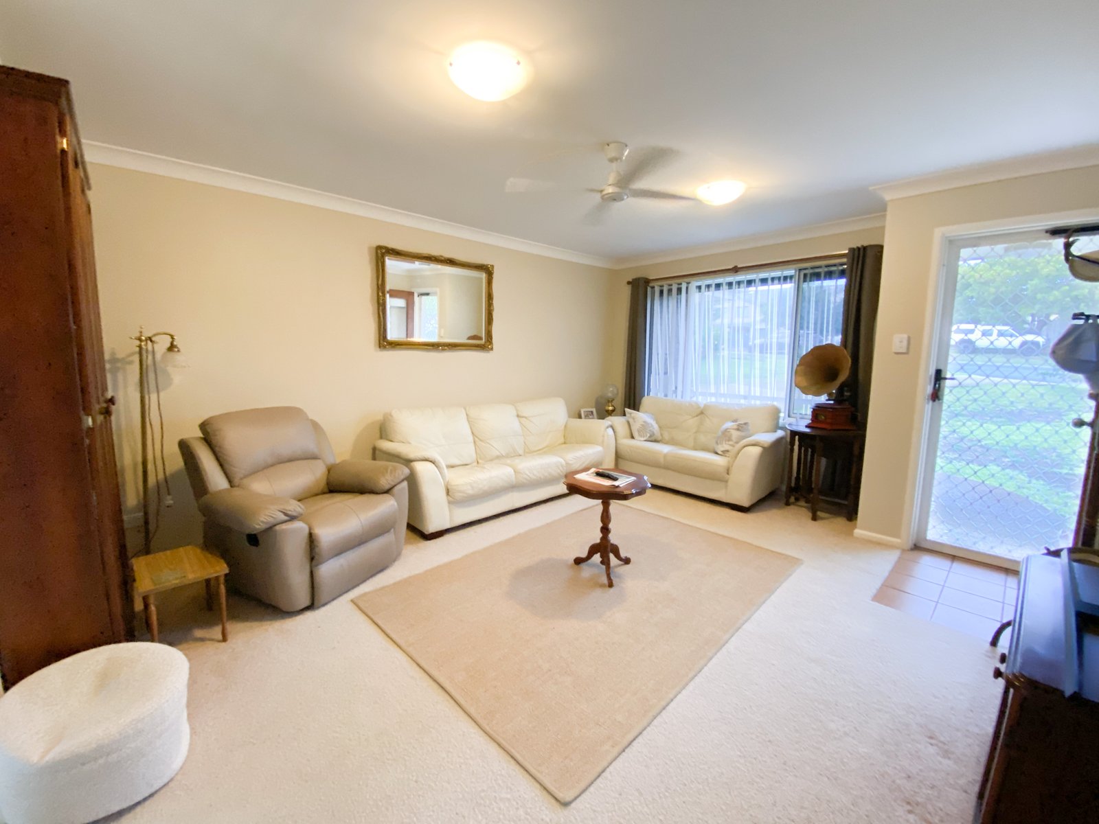 1/8 Helm Close SALAMANDER BAY 4