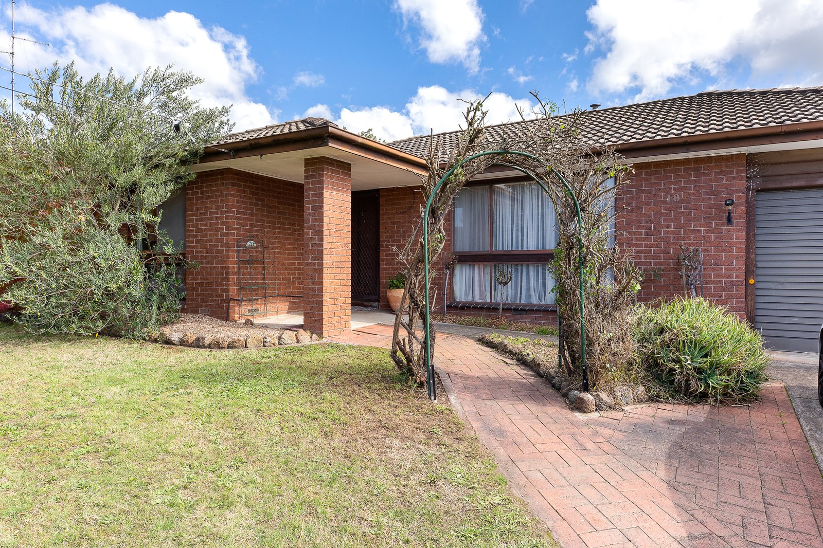 Photos: 18 Hermitage Avenue