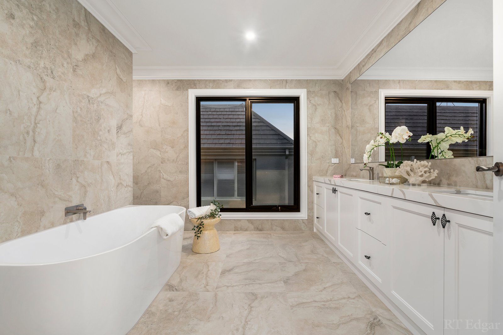Real Estate and Property in 18 Hertford Crescent, Balwyn, VIC