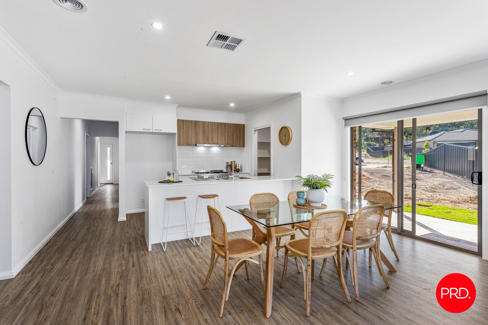 18 Hesse Avenue FLORA HILL 3