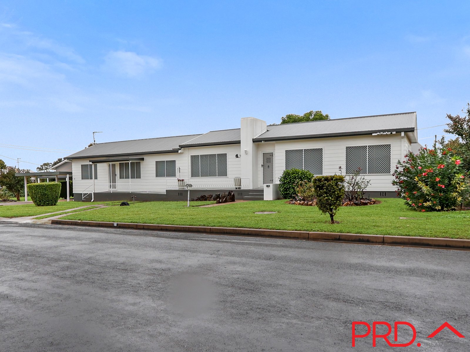 18 Heugh Street TAMWORTH 2