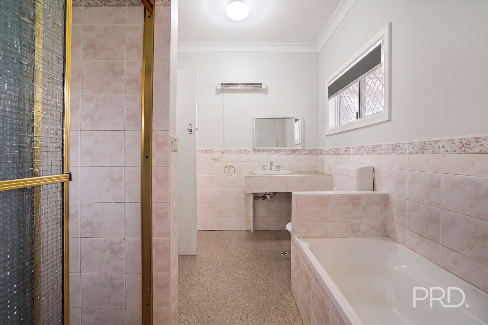 18 Heugh Street TAMWORTH 15