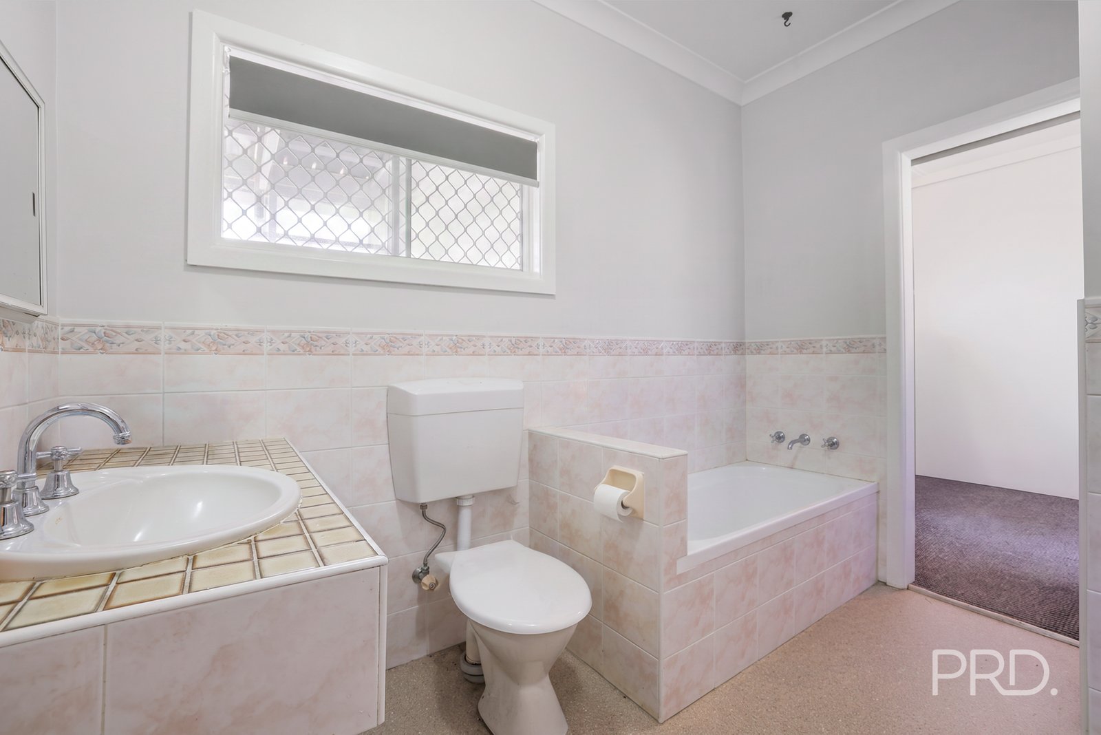 18 Heugh Street TAMWORTH 16