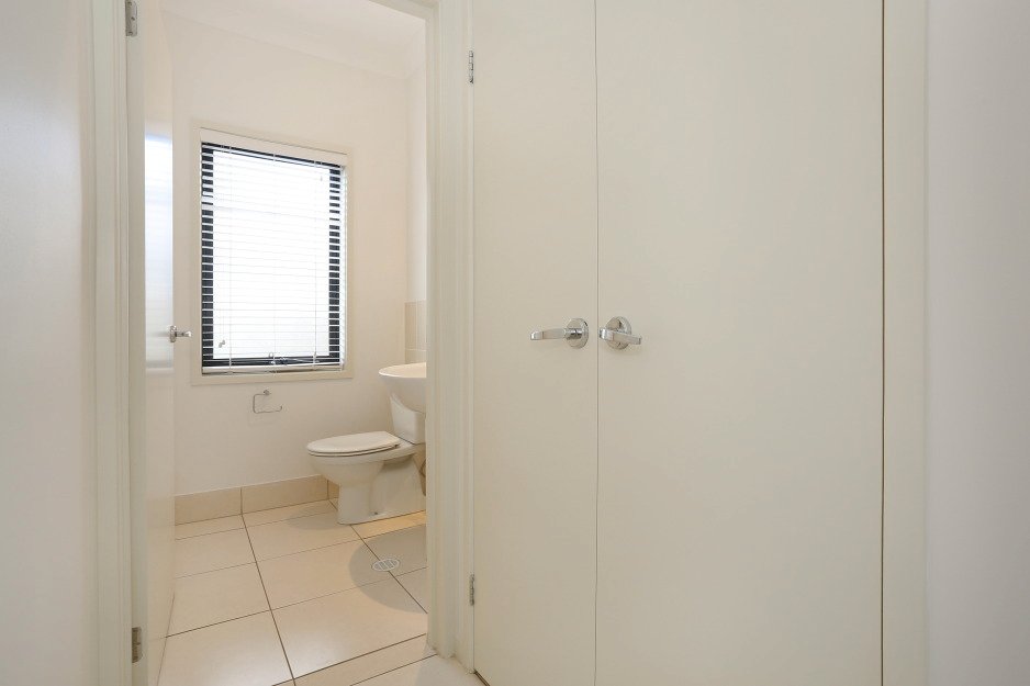 18 Highcrest Circuit MOLENDINAR 18