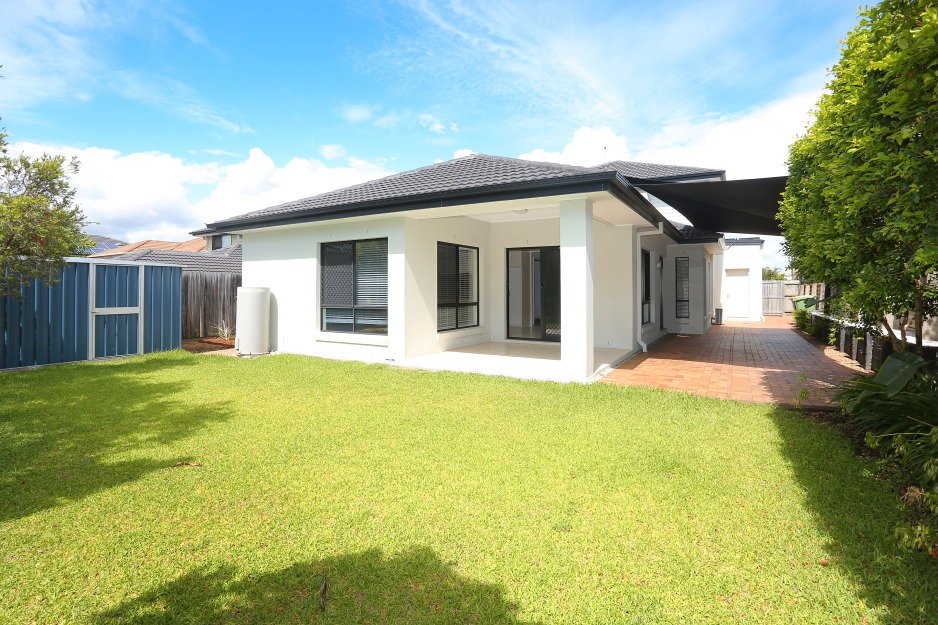 18 Highcrest Circuit MOLENDINAR 21