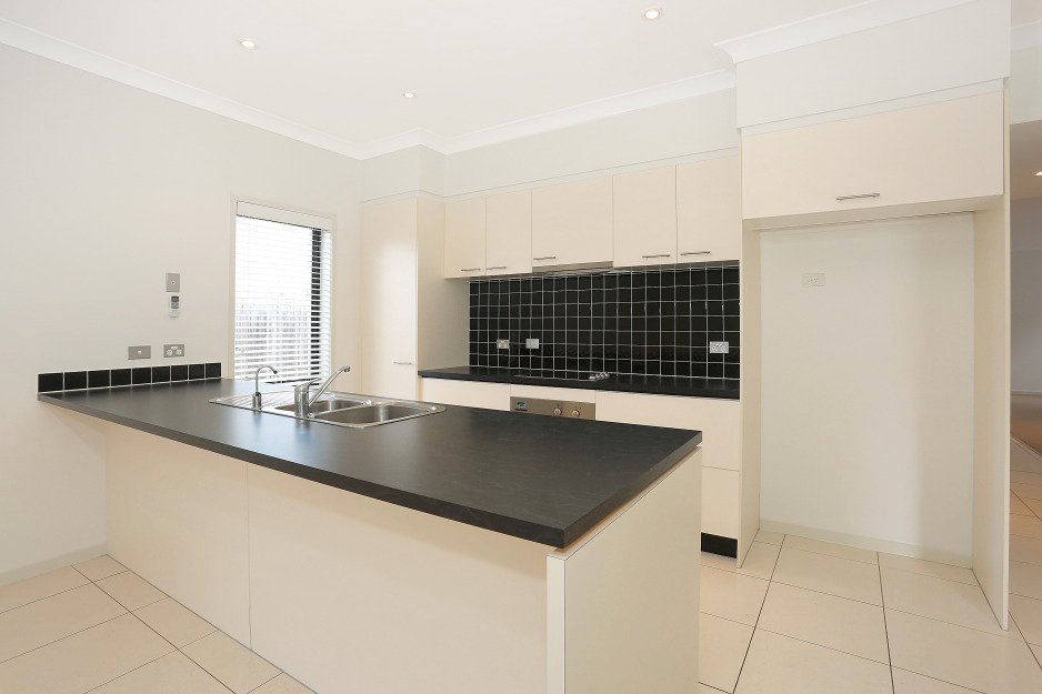 18 Highcrest Circuit MOLENDINAR 5