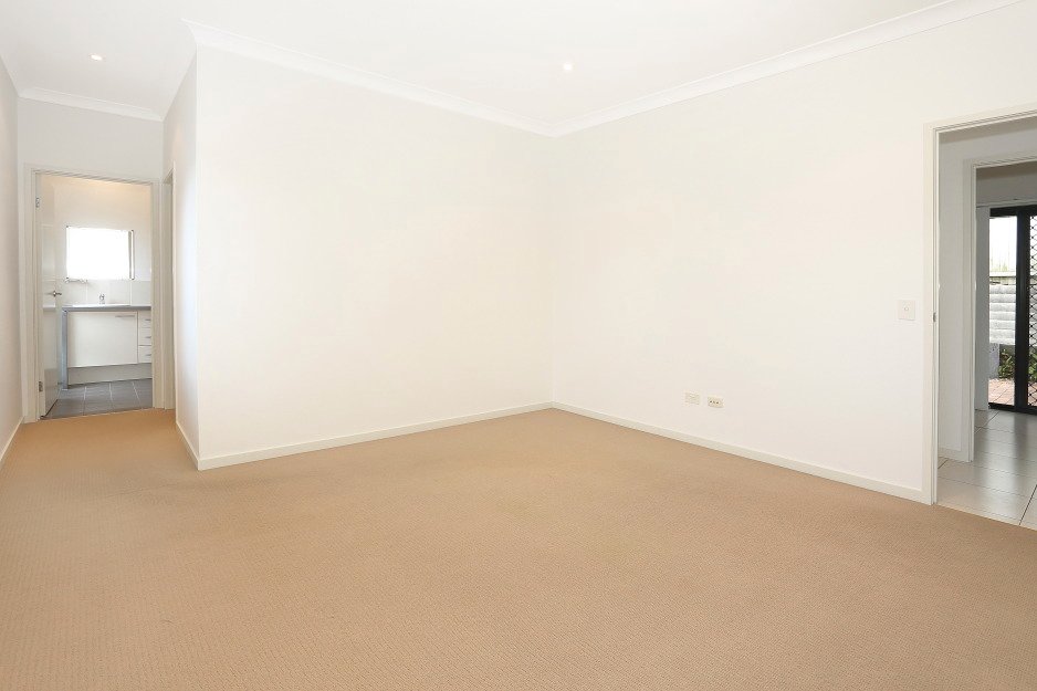 18 Highcrest Circuit MOLENDINAR 9
