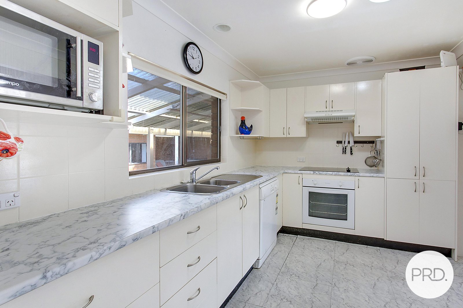 1/8 Hope Close DUNBOGAN 8