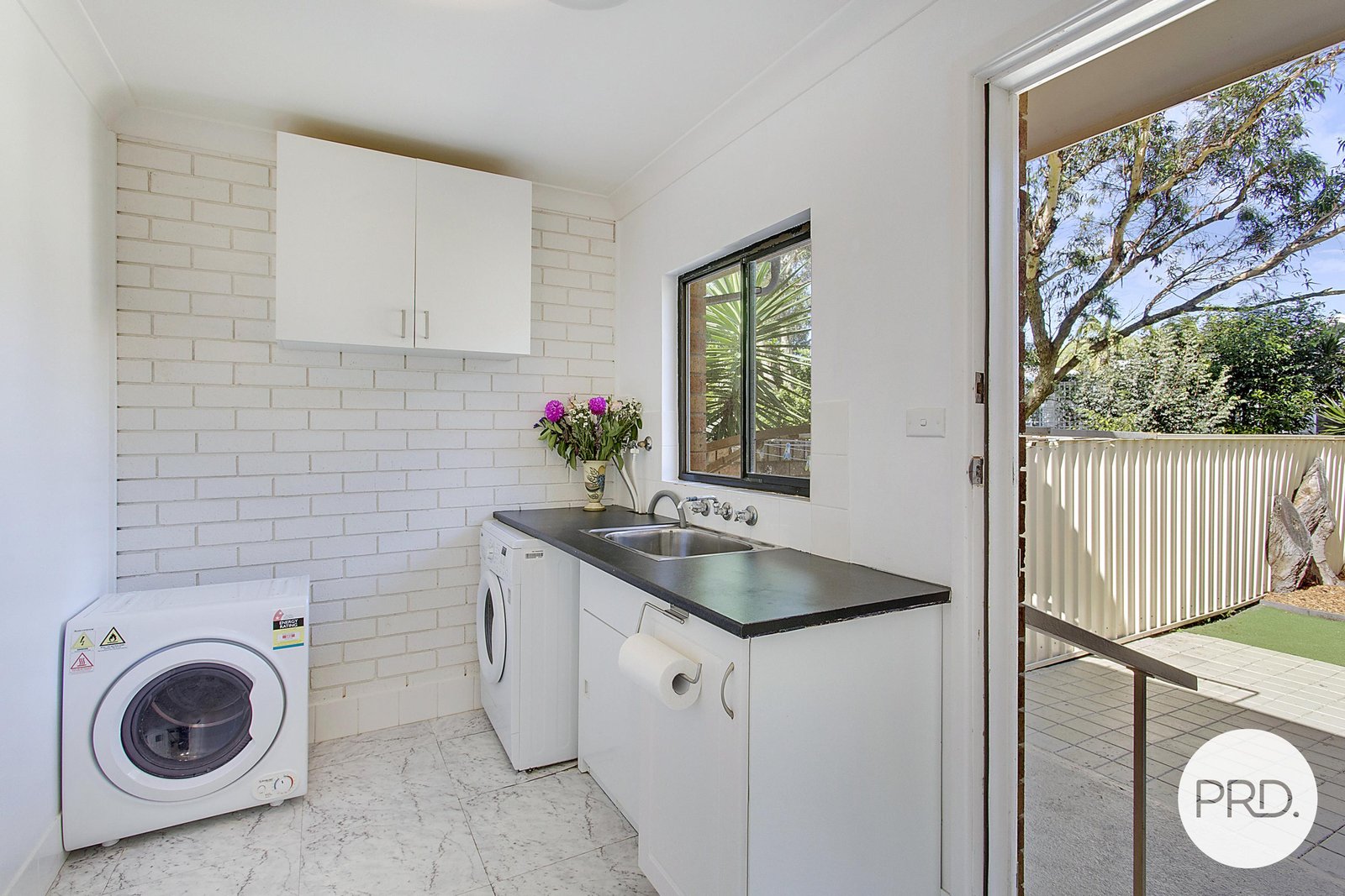 1/8 Hope Close DUNBOGAN 18