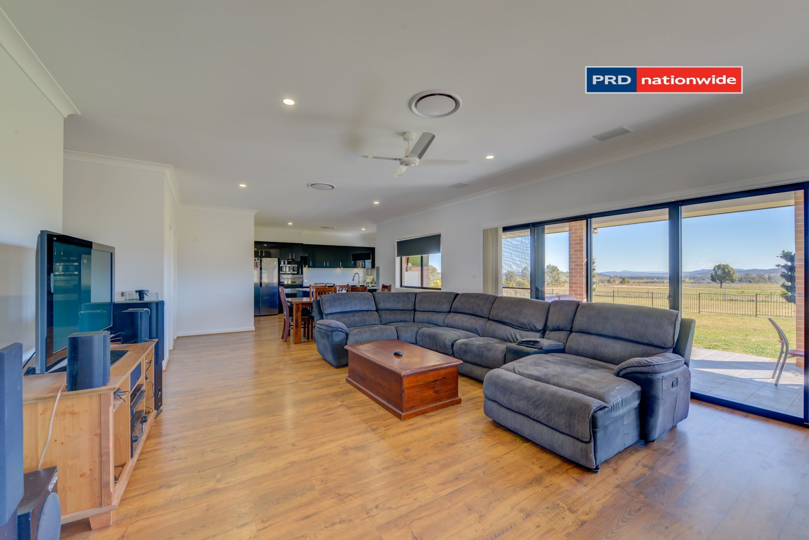 18 Horseshoe Place TAMWORTH 3