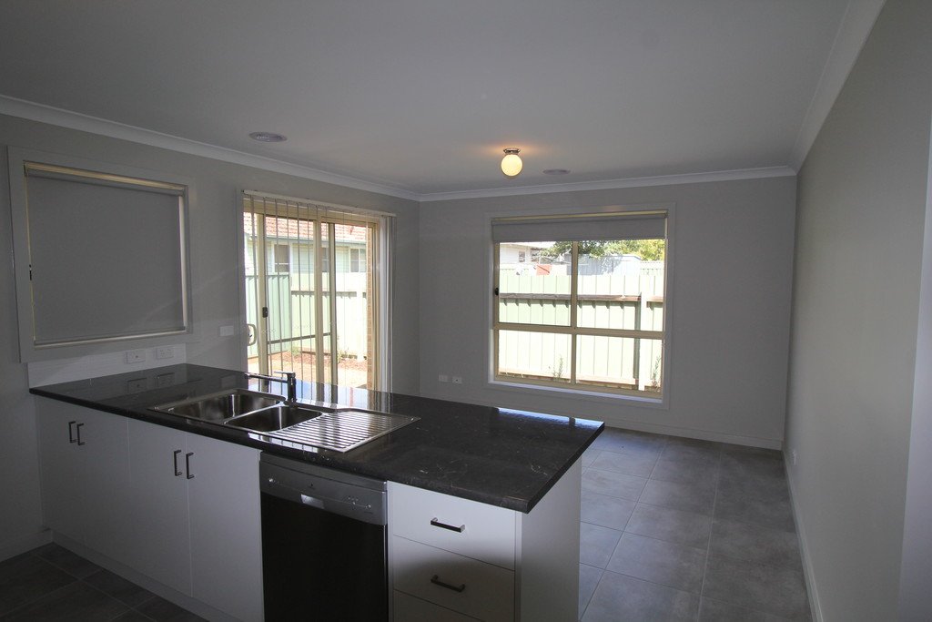 18 Hyacinth Grove WENDOUREE 4