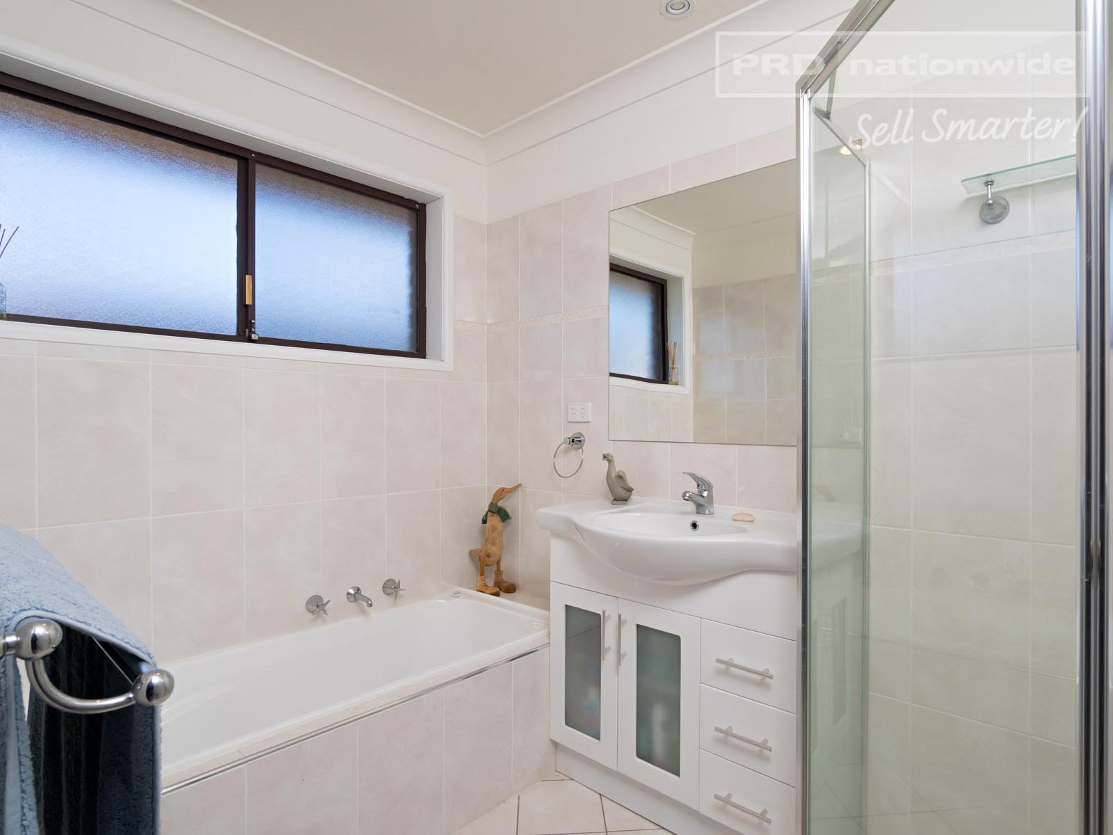 18 Ilex Street LAKE ALBERT 8