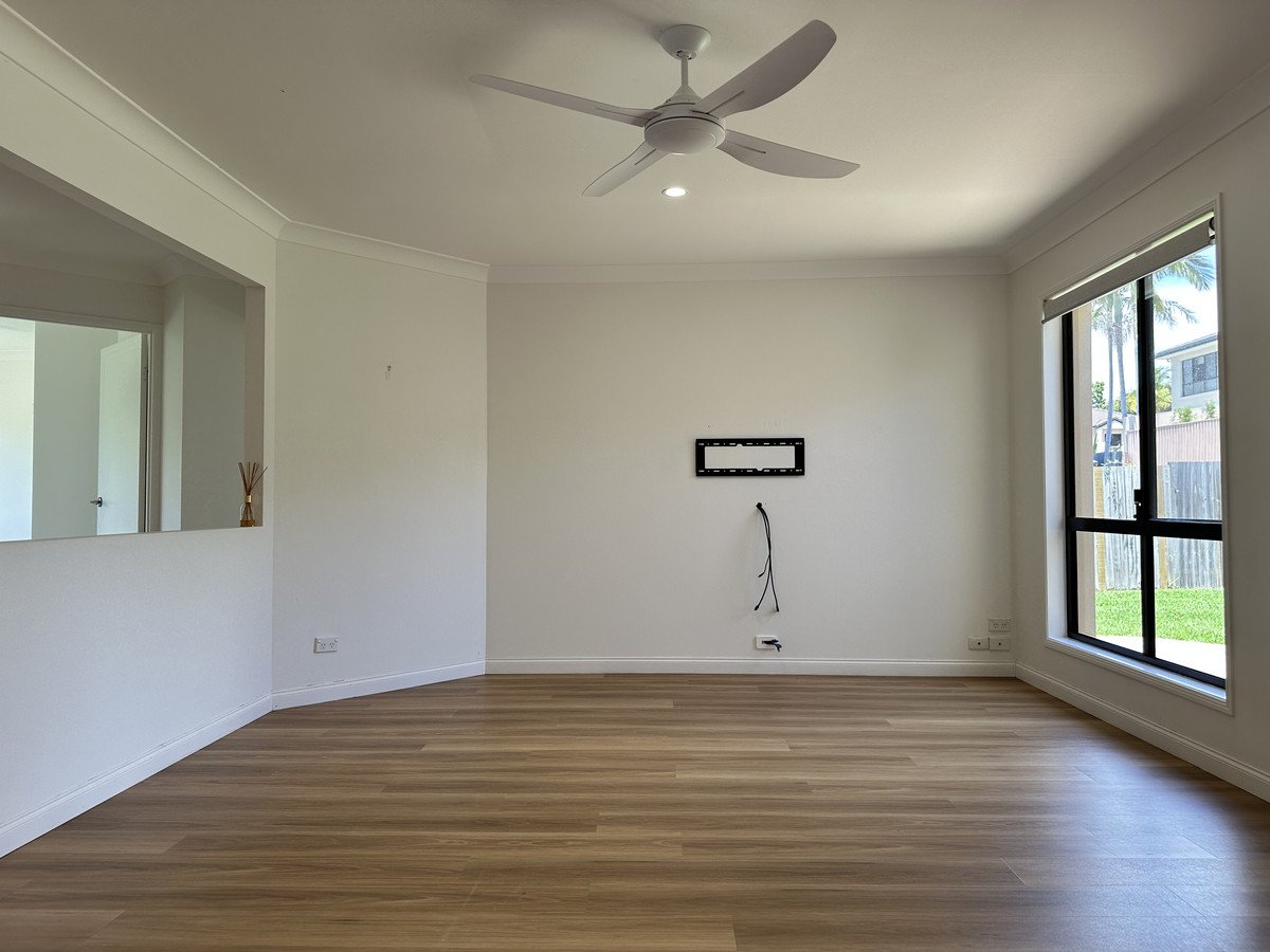 18 Islander Court Burleigh Waters 4