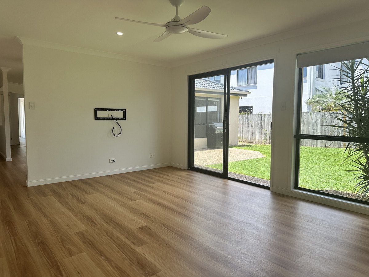 18 Islander Court Burleigh Waters 5